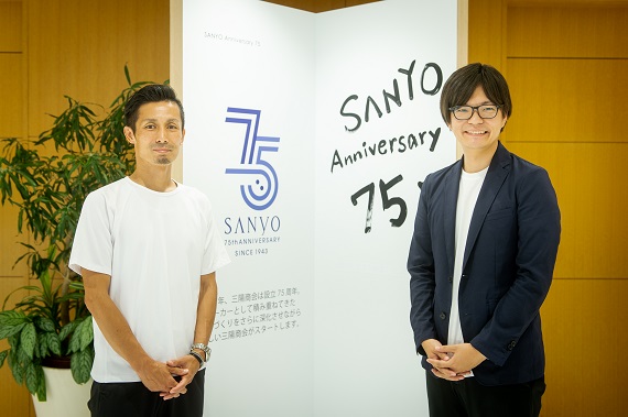 株式会社三陽商会 IT 戦略本部 ウェブビジネス部長 兼 オムニチャネル推進グループ長 安藤裕樹さん(写真左)、同社IT 戦略本部 ウェブビジネス部 オムニチャネル推進グループ主任 花輪俊夫さん(写真右)